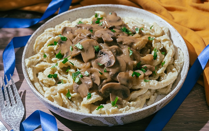 Spaetzle with Mushroom Gravy