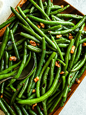 Balsamic Glazed Green Beans on a Baking Sheet